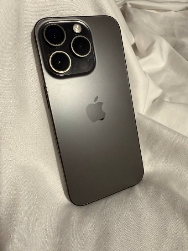 iPhone 15 Pro Black Titanium 256 GB (eSIM) — фото 1