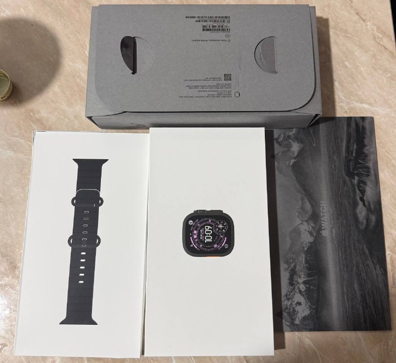 Apple Watch Ultra 3 черный титановый корпус с черным ремешком Ocean — фото 1