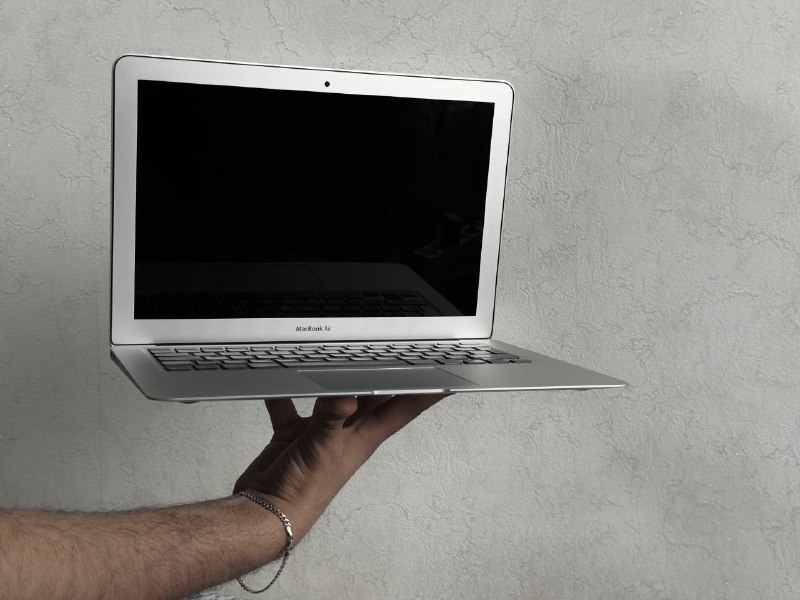 Macbook Air 13' 2017 8/128 GB — фото 1