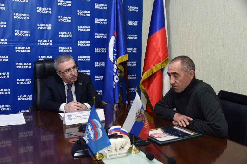 Юрий Левицкий провёл приём граждан в Махачкале фото