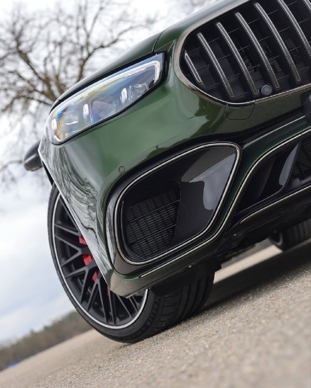 New S63 E AMG 4MATIC+ V8 BITURBO 805 HP 0-100 km/h 3.3 sec 2