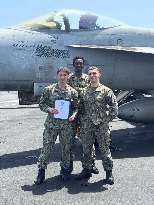 کاتافراکت: ⚜️تصویری از کیل مارک های یک فروند F/A-18E سوپرهورنت متعلق به اسکادران VFA-151 ملقب به ویجیلانته ها (Vigilantes) از ناوهو