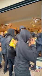🇫🇷 Rioters, very worried about France's education system, continue to loot stores throughout the country.