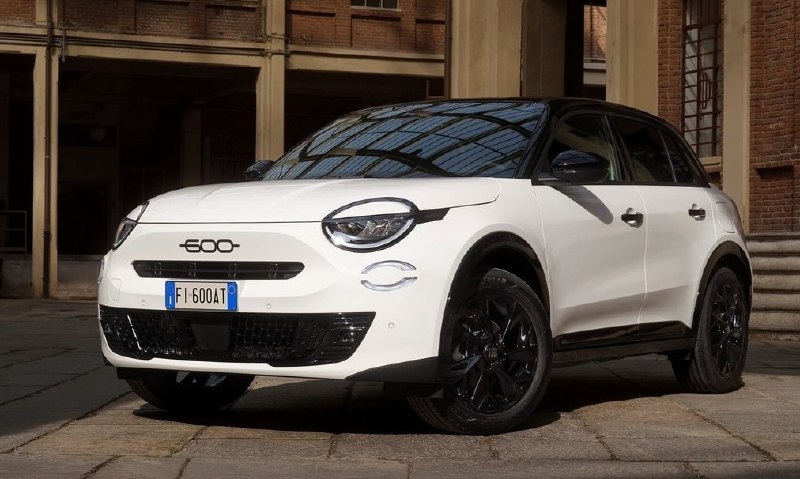 Fiat 600 получил бензиновую версию с «механикой» 4