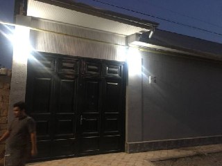 Uy sotiladi 3 sotix 4 xona
