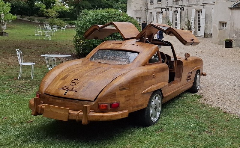 Во Франции создали деревянную копию легендарного Mercedes 300 SL 1954 года Франц