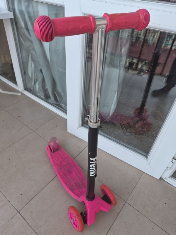 Продаю самокат, 30 лари