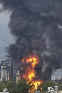 Ukrainian drones strike Kapotnya oil refinery in Moscow