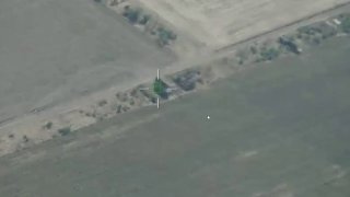מכ"ם P-18 אוקראיני הושמד על ידי מזל"ט רוסי המצויד במערכת מעקב אלקטרו-אופטית.