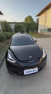 Безумный механик из Китая запихнул в свою Tesla Model 3 бензиновый мотор Volkswa