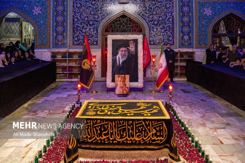 خبرگزاری مهر: 📸 دارالذکر در آستانه چهلمین روز تدفین رهبر شهید🔺 در آستانه چهلمین روز از تدفین رهبر شهید انقلاب، رواق دارالذکر حرم مطهر