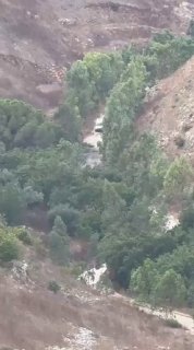 🚨בזמן שצוותי האמבולנס פעלו לפינוי הנפגעים כתוצאה מהפצצת ארטילריה שפקדה את ואדי נחלה - העיירה שקרה.