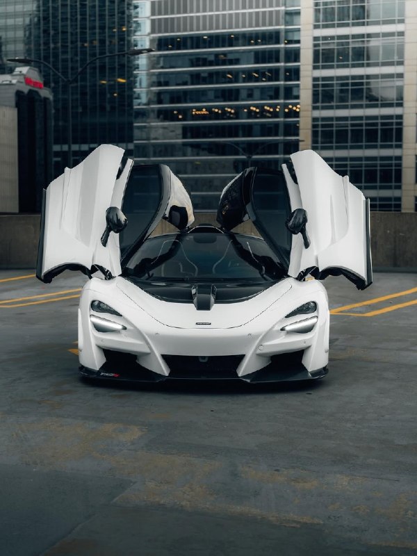 Один из 15 McLaren 720 N-Largo 4