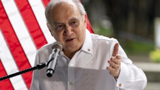 菲大使指可寻求将经济合作与争议海域局势隔离 北京：奉劝菲方停止自导自演海上闹剧菲律宾驻美大使罗慕尔德兹（Jose Manuel Romualdez）周二强调，在双方都表示愿意搁置南中国海紧张局势并探索经济合作领域后，有必要“缓和”与中国的紧张关系。👉 继续浏览后续：https://rfi.my/CQgZ.g