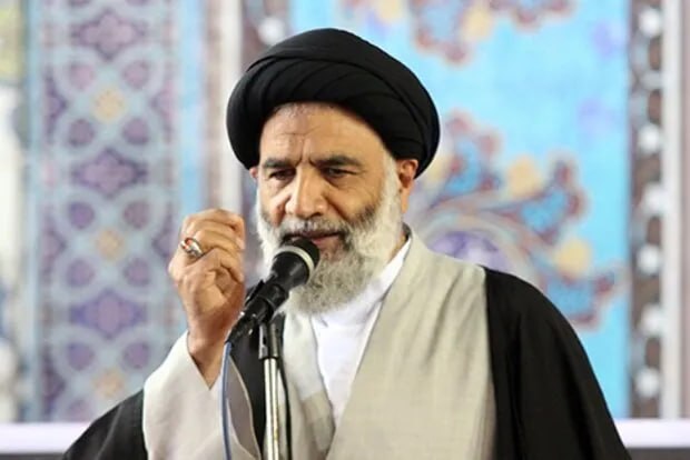 عصر ایران: امام جمعه اهواز:🔹 همه می‌خواهند جمهوری اسلامی را نابود کنند و شما دنبال بنزین رفته‌اید.🔹با کدام منطق هماهنگ است که سراغ 