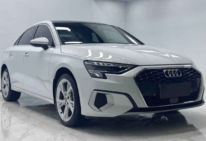 Audi Q3 2022 фото 3