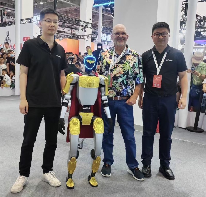 恭喜兴兴总！！ 这回稳了有幸21号下午展台后面小角落里“组团”聊了几句，低调、务实，对新的方向和下一阶段“守口如瓶”；🤐更巧的是，三名大学生自报家门、递上简历，表达愿意来公司工作（非实习）的同时，告知因为兴兴总多年前的分享让这群年轻人对机器人着迷；这亲自递到老板手里真是勇气可嘉，感叹现在的年轻人真的勇于表达自我、展示自我；我对中国的未来充满信心和无限期待，年轻人也不再把男不男 女不女的所谓明星挂在嘴边，时间和金钱不会再浪费在这些地方；科学家、企业家是他们心中的理想目标和榜样；希望政府部门能够创造更加开放、公平、包容的营商环境，把服务型政府落实到行动上恭喜兴兴总！！ 这回稳了有幸21号下午展台后面小角落里“组团”聊了几句，低调、务实，对新的方向和下一阶段“守口如瓶”；🤐更巧的是，三名大学生自报家门、递上简历，表达愿意来公司工作（非实习）的同时，告知因为兴兴总多年前的分享让这群年轻人对机器人着迷；这亲自递到老板手里真是勇气可嘉，感叹现在的年轻人真的勇于表达自我、展示自我；我对中国的未来充满信心和无限期待，年轻人也不再把男不男 女不女的所谓明星挂在嘴边，时间和金钱不会再浪费在这些地方；科学家、企业家是他们心中的理想目标和榜样；希望政府部门能够创造更加开放、公平、包容的营商环境，把服务型政府落实到行动上