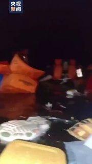 На Филиппинах потерпел крушение паром, на котором были 350 пассажиров и 27 членов экипажа. Как минимум 18 человек погибли, еще 24 числятся пропавшими без вести, сообщает телеканал GMA News со ссылкой на местные власти.Паром, следовавший на остров Джоло из 