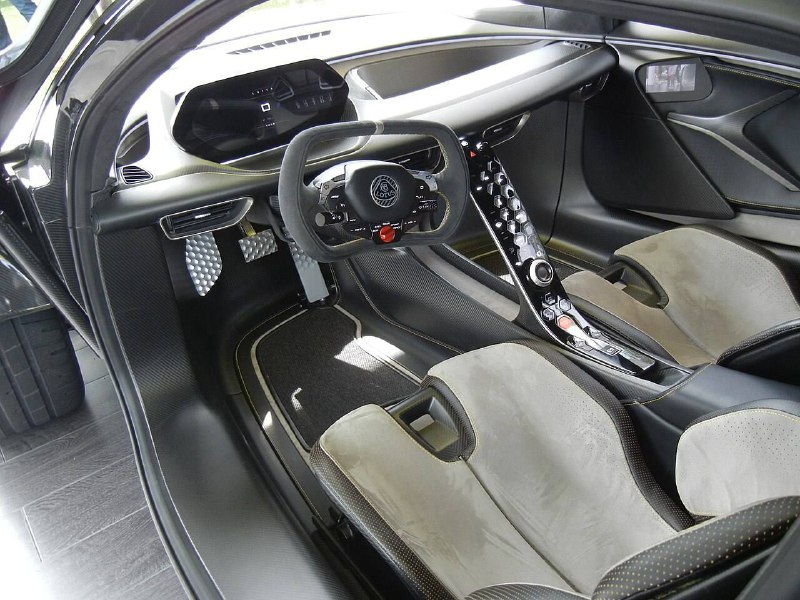 Lotus Evija Электричка, 2000 сил по 500 на каждое колесо. 3