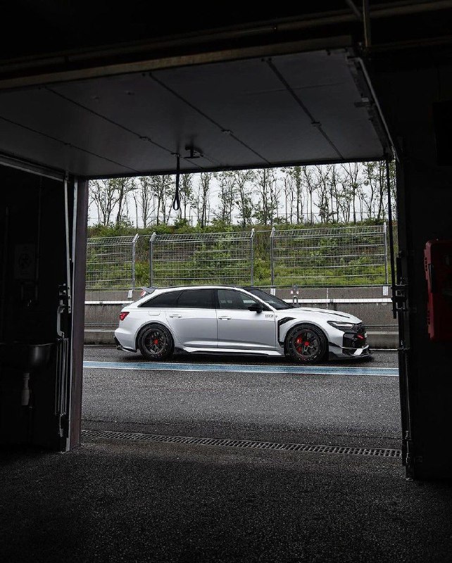 1000-сильная Audi RS6 GT Evo 10