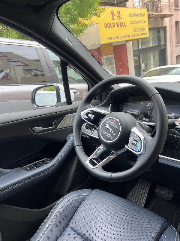 旧金山无人驾驶，比想象中要流畅，上车就切换成中文模式，全程驾驶平顺，没有安全顾虑，复杂情况下小技术很不错的，车况比uber好，价格差不多，一天打了四辆，甚至觉得没有司机更好了，😂旧金山无人驾驶，比想象中要流畅，上车就切换成中文模式，全程驾驶平顺，没有安全顾虑，复杂情况下小技术很不错的，车况比uber好，价格差不多，一天打了四辆，甚至觉得没有司机更好了，😂