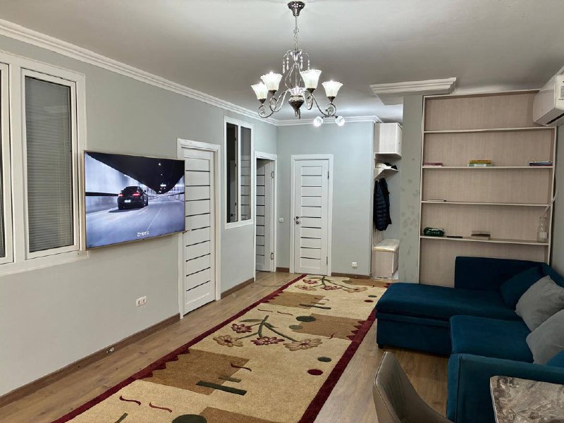 🏠 Сдаётся 3-комнатная квартира | Джал📍 Район: Джал, напротив Университета Манас✨ Просторная квартира со всеми условиями для комфортного проживания.👨‍👩‍👧 Подойдёт для:✔️ Семьи✔️ Девушек-студенток⏳