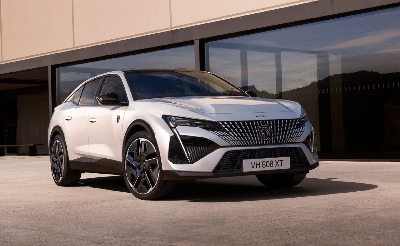 Линейку Peugeot 408 пополнила электрическая версияPeugeot e-408 оснащен одним эл