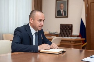 Получивший звание «Героя России» участник войны с Украиной стал главой департамента МинобрнаукиВоенный Сергей Бойко, получивший звание «Героя России» и два ордена Мужества, возглавил департамент государственной молодежной политики и воспитательной деятельн