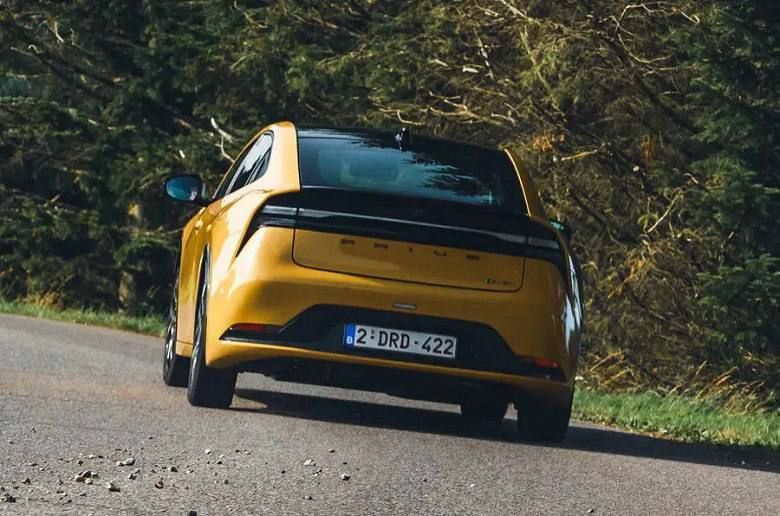 Представлен европейский Toyota Prius 2024 — очень мощный и динамичный 2
