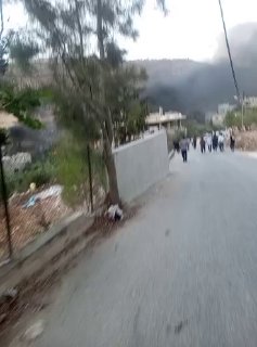 דחוף: מתנחלים הציתו שריפות בכפר אורף שמדרום לשכם והפלסטינים מתעמתים איתם.