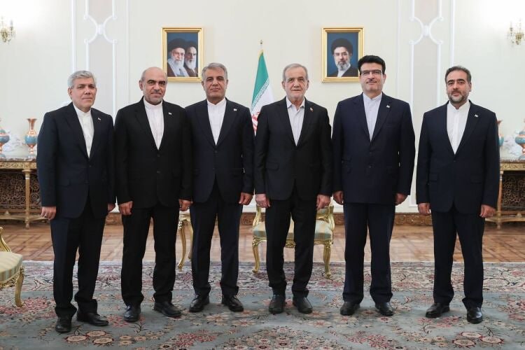 خبرگزاری ایرنا: در آیین بدرقه ۵ سفیر جدید کشورمان:🔸 پزشکیان: منافع هیچ کشوری با زیادهخواهی تأمین نمیشود🔹رئیس جمهور با بیان اینکه رویکر