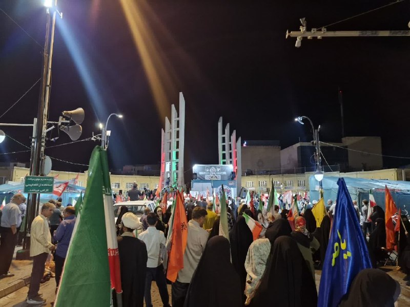کانال اخبار استان زنجان: 🔻 صد و هفتادمین شب میدان‌داری مردم زنجان در میدان انقلابزنجان همچنان پای کار ایستاده؛صد و هفتاد شب حضور، همدلی و تجدید م