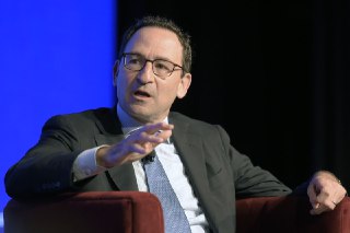 黑石集团的格雷认为人工智能颠覆各行业是最大风险Blackstone’s Gray Sees AI Disrupting Industries as Biggest Risk (www.bloomberg.com)01-29via Buzzing