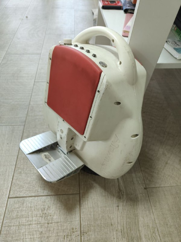 Продам моноколесо для начинающих. Кто хочет научиться и просто кататься летом по набережной. Идеальн