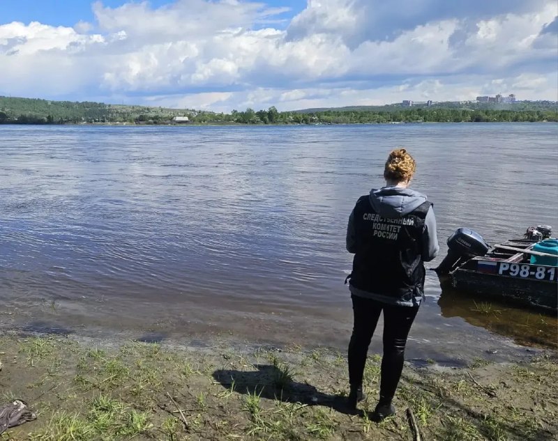 Надувная лодка перевернулась в Иркутске — двое погибших, подросток в воде без жилетов