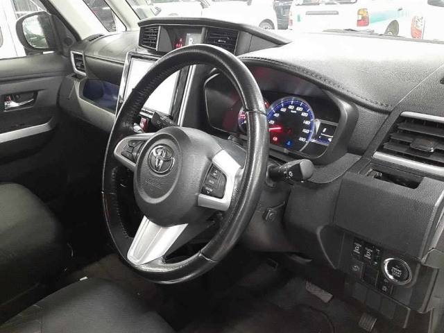 Toyota Roomy 2017 фото 5