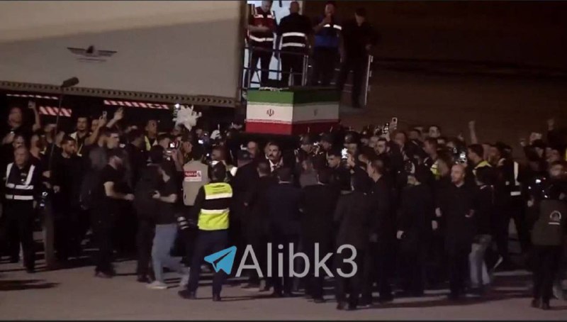 הארון הטהור נישא על הכתפיים בנג'ף