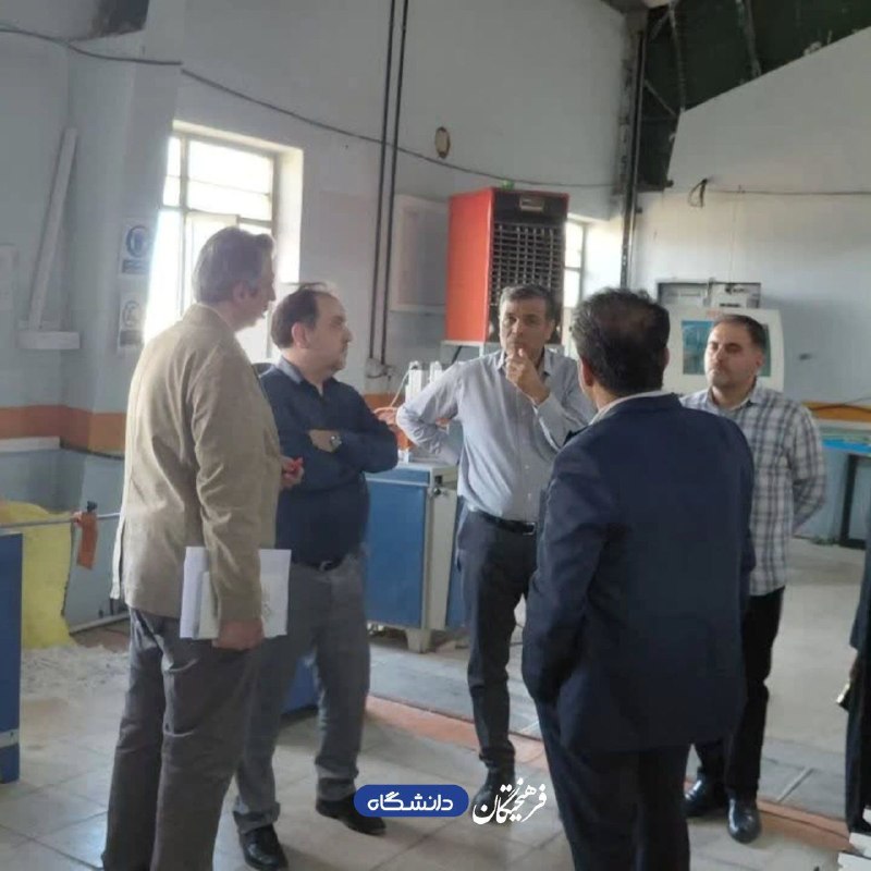 روزنامه فرهیختگان: 📸 بازدید افشاری، معاون تحقیقاتوفناوری دانشگاه آزاد از پارک علم و فناوری اسلامشهر🔹معاون تحقیقاتوفناوری دانشگاه آزاد ا