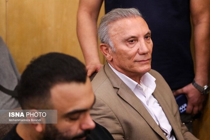 پرسپولیسی ها: 🔴 درخشان: پرسپولیس در نیمه دوم در حد نامش نبود◻️حمید درخشان، پیشکسوت پرسپولیس : پرسپولیس در ۲۰ دقیقه اول برنامه داشت و ا