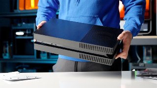 Если вы так и не смирились с дизайном PlayStation 5YouTube-блогер выпустил в продажу BoxPlates — массивные накладки для PS5 Slim и PS5 Pro, которые меняют дизайн от Sony на что-то между PS4 и Xbox Series.Блогер представил проект ещё в прошлом году, однако 