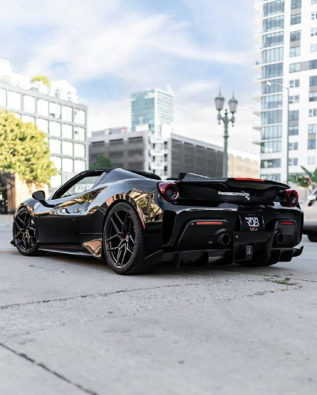 Ferrari Pista Spyder 2