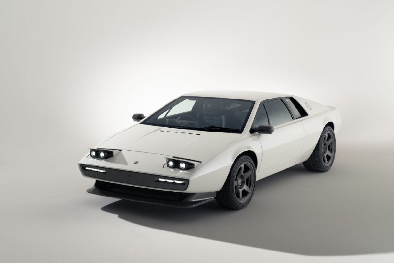 Британцы воскресили легенду: Encor показали карбоновый рестомод Lotus Esprit S1.