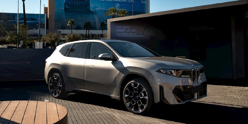 BMW открыла предзаказы на iX3 2027: цены стартуют с $61 500, а заявленная д