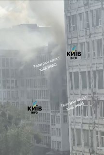A Russian drone struck a charity organization’s vehicle in Zolochiv, Kharkiv region, this morning while volunteers were distributing food packages to local residents, according to regional authorities. Despite the strike during the humanitarian aid distribution, no injuries were reported.