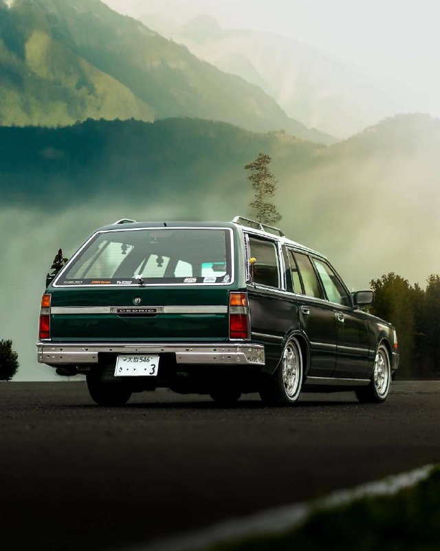 Nissan Cedric/Gloria Wagon 4