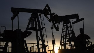 Индия заявила, что продолжит закупать нефть у России вопреки санкциям США. Это один из самых крупных покупателей сырьяИндия импортирует российскую нефть вне зависимости от решений США по введению или отсутствию исключений из режима санкций против России, з