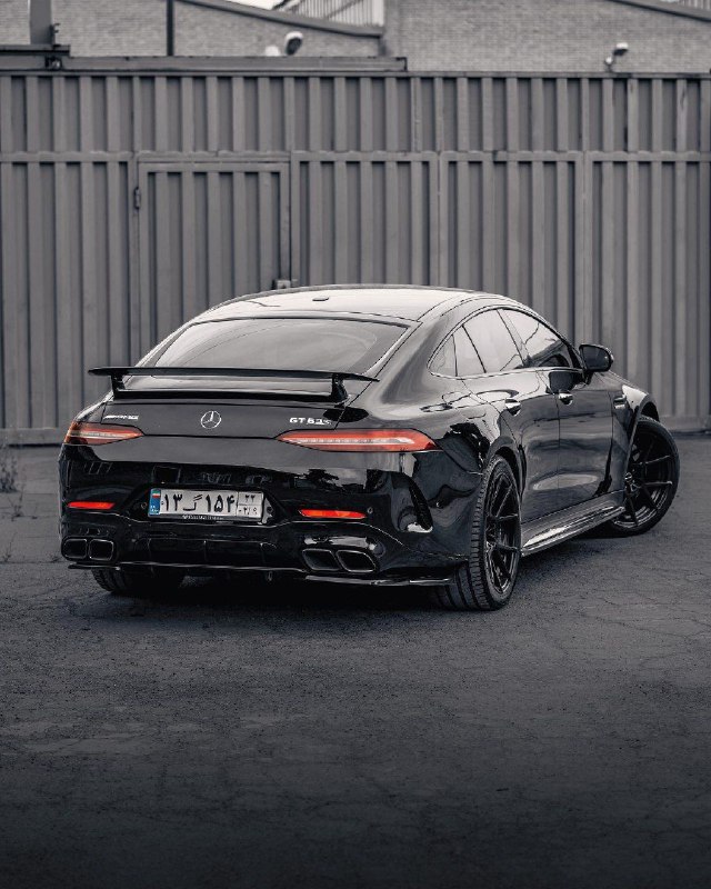 Mercedes-Benz AMG GT 63S 5