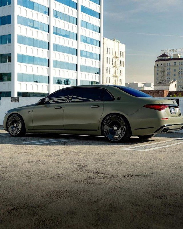 MAYBACH S680 V12 4