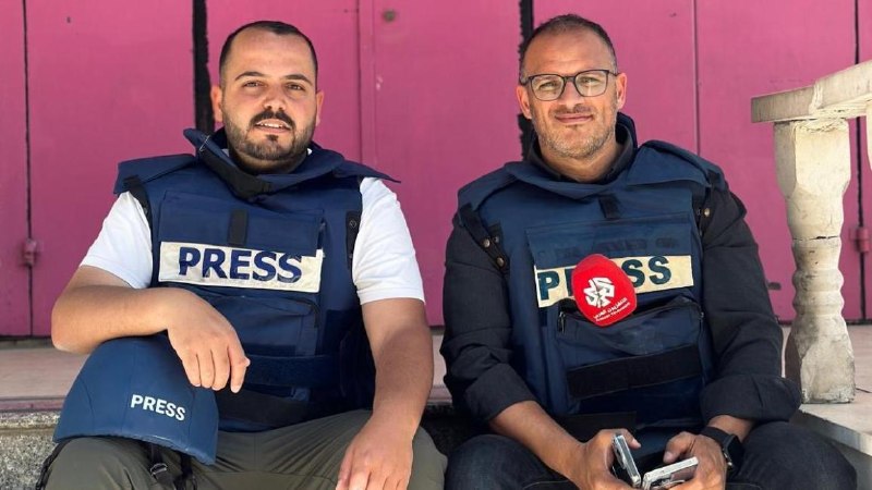 مرکز اطلاعرسانی فلسطین: 🔴صهیونیستها تیم تلویزیون العربی را در نزدیکی العوجا بازداشت کردندنیروهای رژیم صهیونیستی و شماری از شهرکنشینان صهیونیست