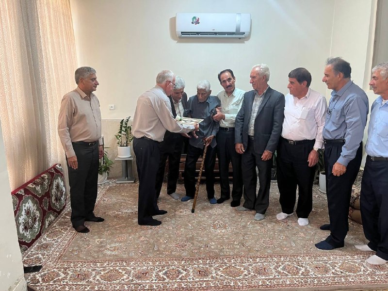 ◾️ایوان کلهر◾️◽️: 🟢 | دیدار با پیشکسوت خدمتگزار دبستان جامی┄┅┅┅❀┅┅┅┄کانون بازنشستگان آموزش و پرورش شهرستان ایوان در اقدامی ارزشمند، با حضو